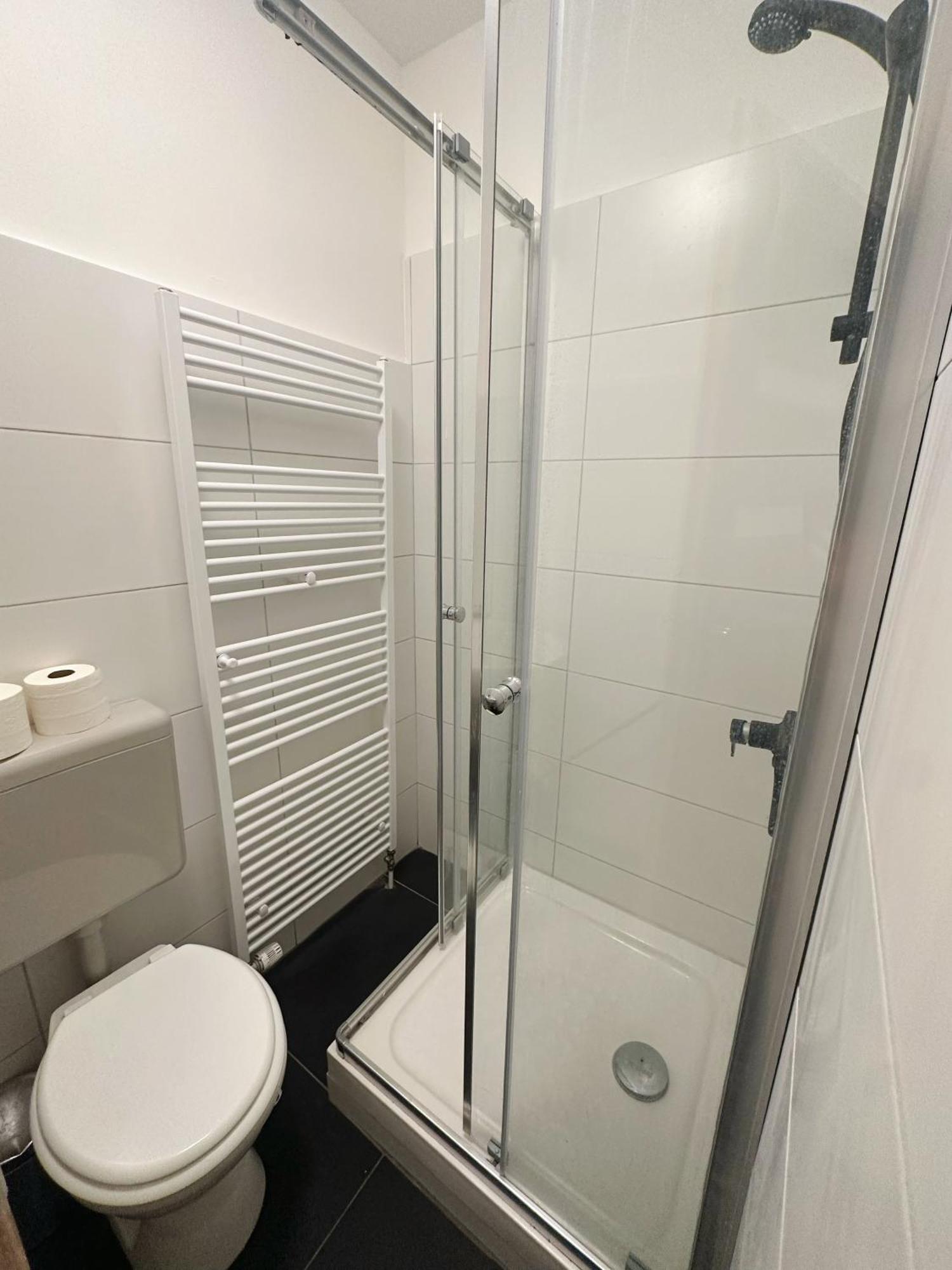 2Schlafenzimmer 5Betten Montuerwhonung Διαμέρισμα Ντίσελντορφ Εξωτερικό φωτογραφία